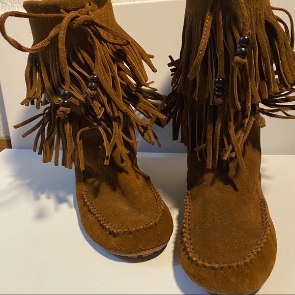 Minnetonka Fringed Mid Calf Moccasin Boots NWOT - Picture 2 of 5